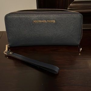 Michael Kors Continental Wristlet